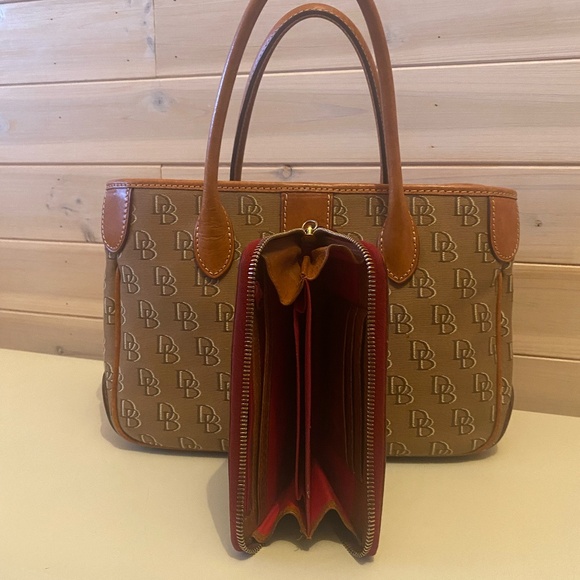 Dooney & Bourke Set - Picture 4 of 6